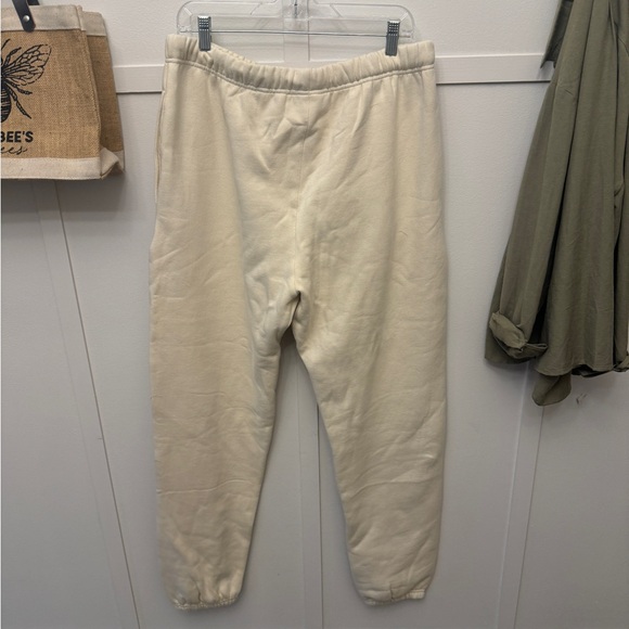 Essentials Fear of God Joggers Sweatpants. Eggshell. Large. - Picture 5 of 7